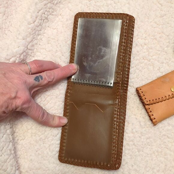Vintage wallets and coin purse, hand-tooled & stitched - Picture 4 of 11